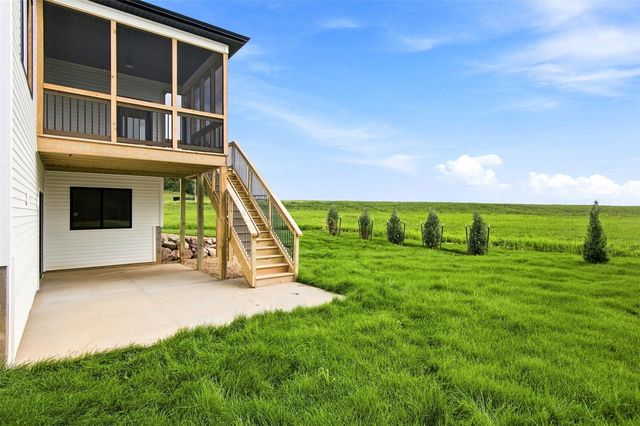 3040 Ridgeview Circle, Coralville, IA 52241