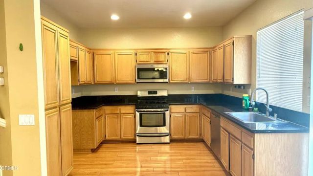 1560 Tierra Buena Court, Camarillo, CA 93010