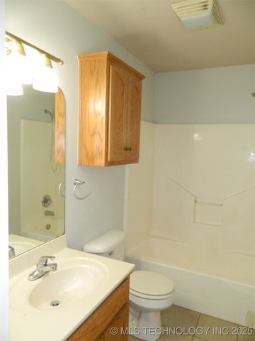 1113 W South Street, Collinsville, OK 74021