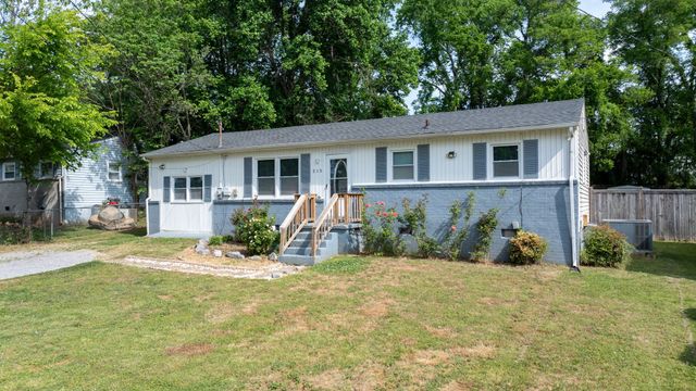 215 Chestnut Dr, Shelbyville, TN 37160