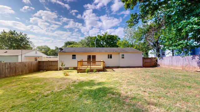 215 Chestnut Dr, Shelbyville, TN 37160