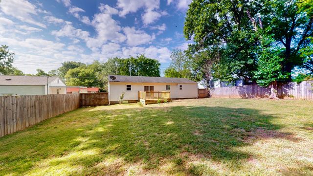 215 Chestnut Dr, Shelbyville, TN 37160