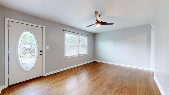 215 Chestnut Dr, Shelbyville, TN 37160