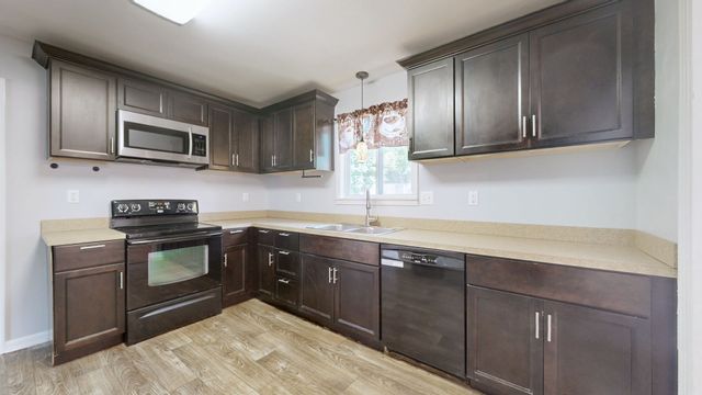 215 Chestnut Dr, Shelbyville, TN 37160