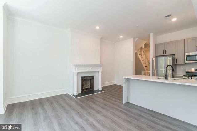 4238 SPRUCE ST, Philadelphia, PA 19104