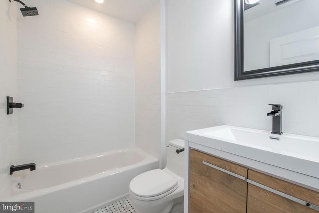 4238 SPRUCE ST, Philadelphia, PA 19104