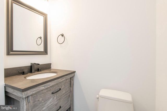 4238 SPRUCE ST, Philadelphia, PA 19104