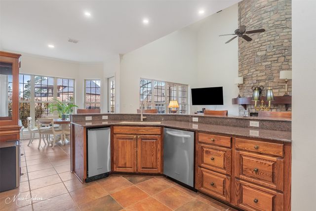 10910 Belle Cour Way, Shreveport, LA 71106