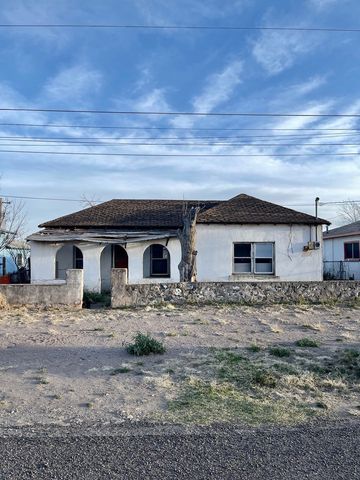 801 W Waco St, Marfa, TX 79843