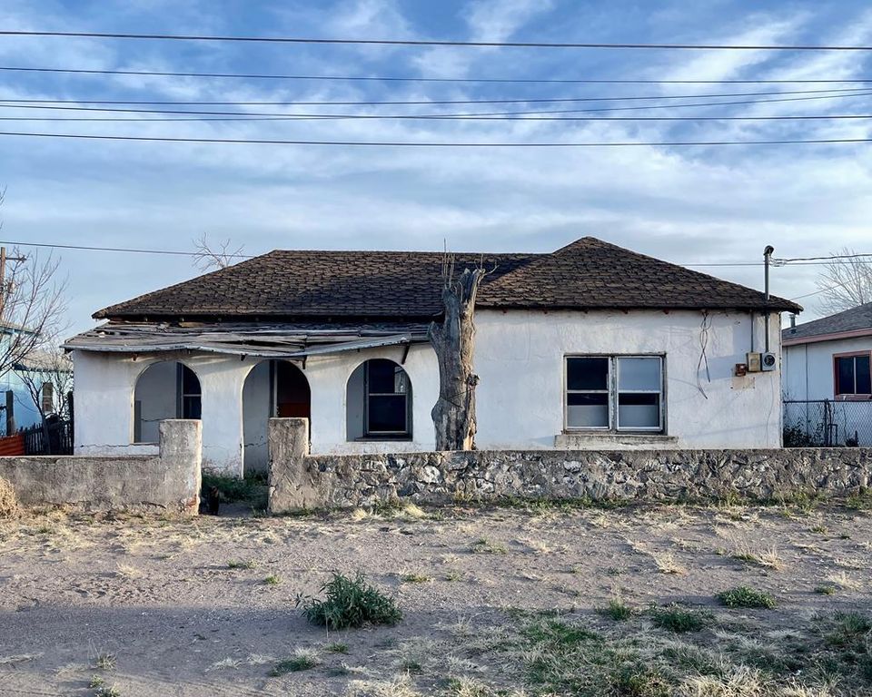 801 W Waco St, Marfa, TX 79843