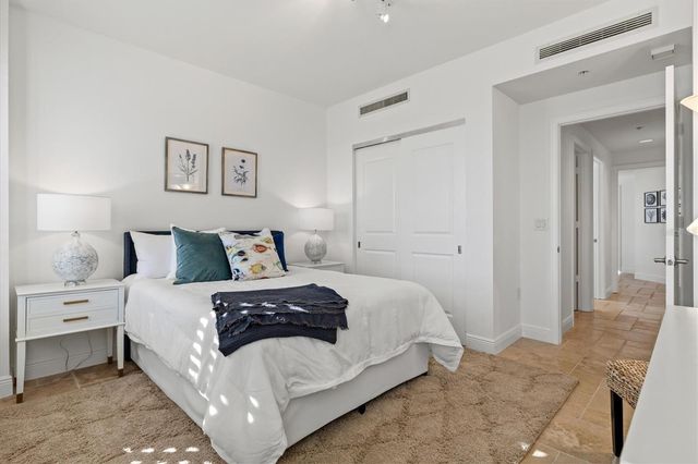 50 CENTRAL AVENUE 15A, Sarasota, FL 34236