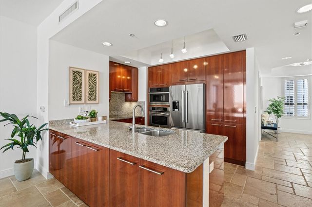 50 CENTRAL AVENUE 15A, Sarasota, FL 34236