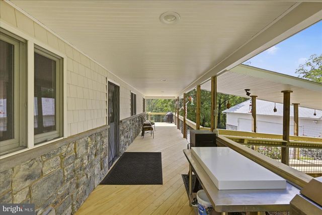 13328 JOHN MARSHALL HWY, Linden, VA 22642