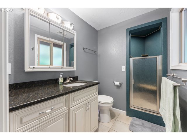 2453 STEPHANIE Ln, North Bend, OR 97459