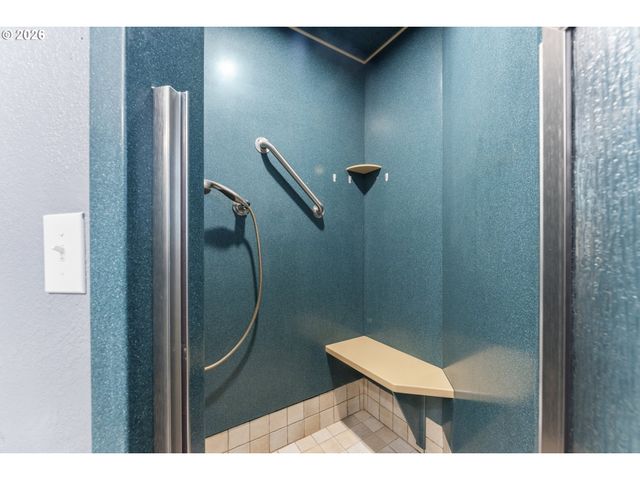 2453 STEPHANIE Ln, North Bend, OR 97459