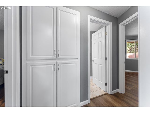 2453 STEPHANIE Ln, North Bend, OR 97459