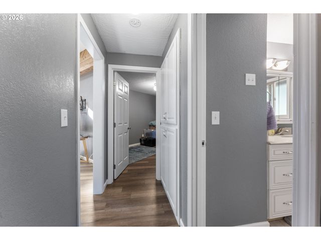 2453 STEPHANIE Ln, North Bend, OR 97459