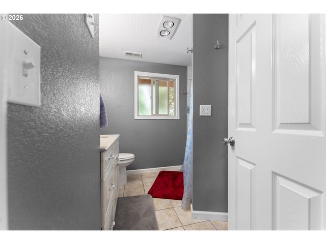 2453 STEPHANIE Ln, North Bend, OR 97459