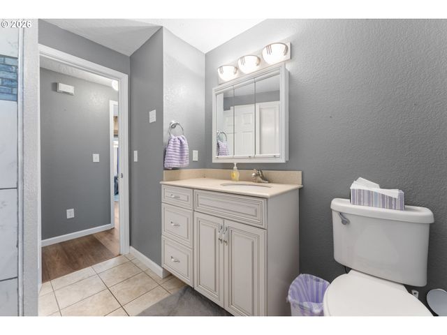 2453 STEPHANIE Ln, North Bend, OR 97459