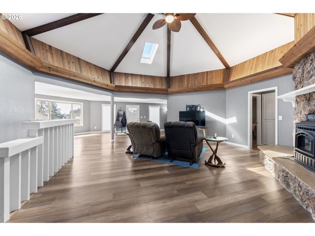 2453 STEPHANIE Ln, North Bend, OR 97459