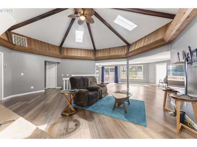 2453 STEPHANIE Ln, North Bend, OR 97459