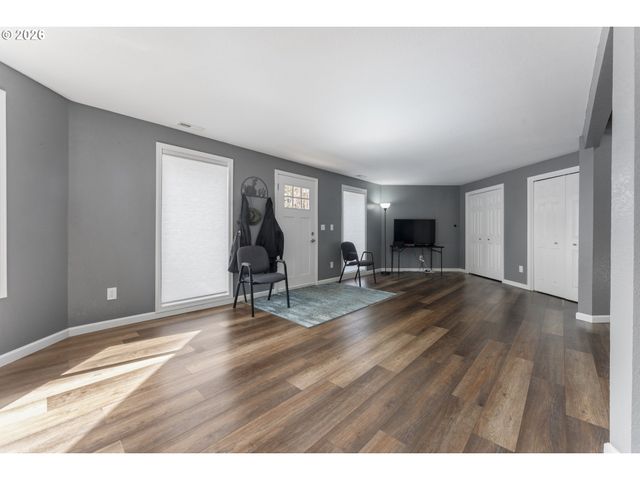 2453 STEPHANIE Ln, North Bend, OR 97459