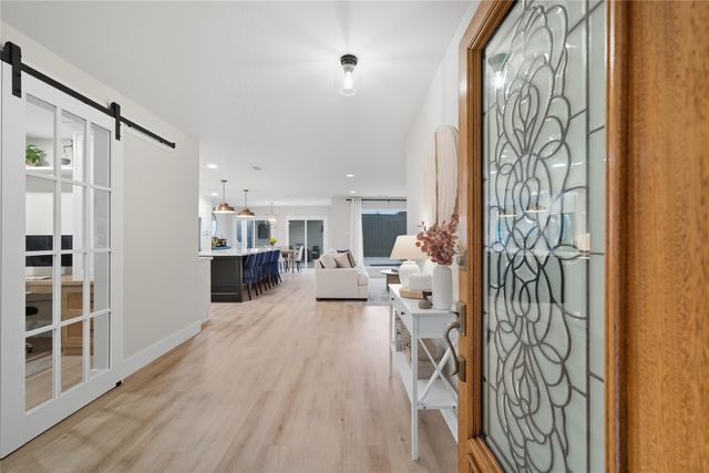 535 Azaleadell Drive, Houston, TX 77018