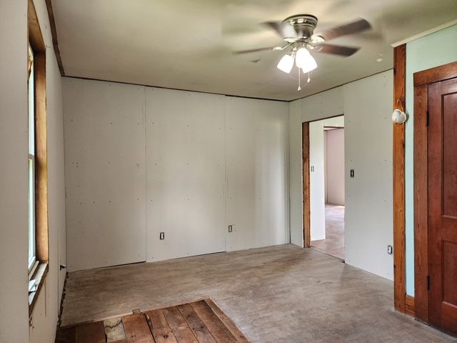 581 Tabor Loop, Crossville, TN 38571