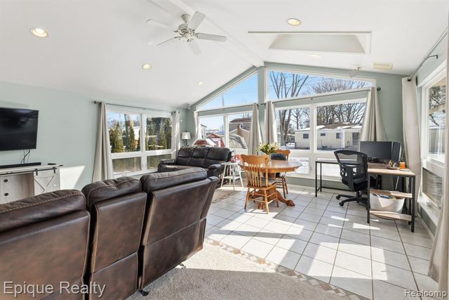 1009 Illinois Street, Marysville, MI 48040