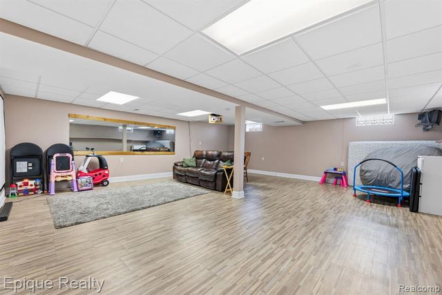 1009 Illinois Street, Marysville, MI 48040