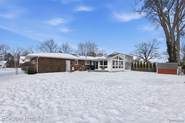 1009 Illinois Street, Marysville, MI 48040