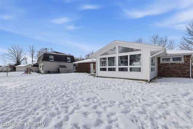 1009 Illinois Street, Marysville, MI 48040