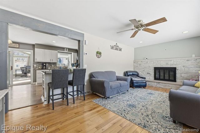 1009 Illinois Street, Marysville, MI 48040