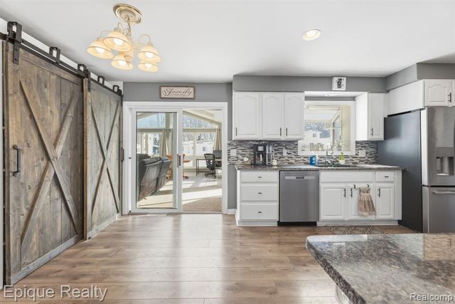 1009 Illinois Street, Marysville, MI 48040