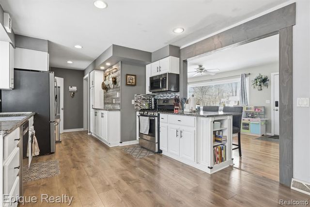 1009 Illinois Street, Marysville, MI 48040