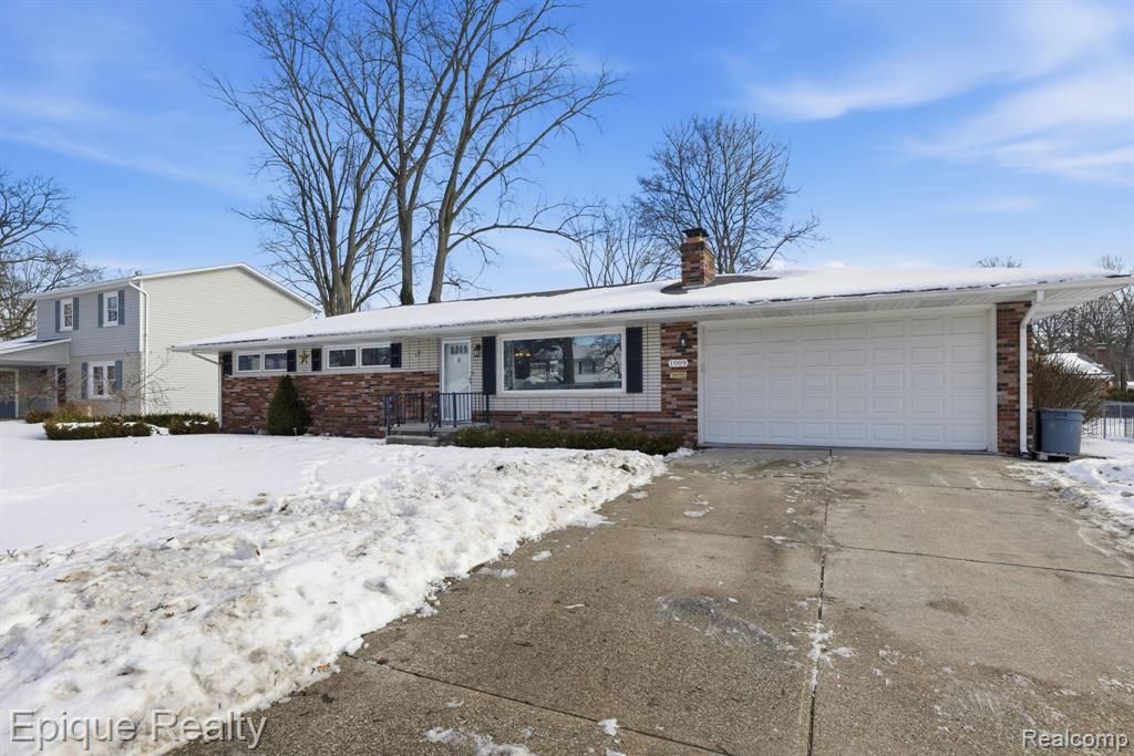 1009 Illinois Street, Marysville, MI 48040