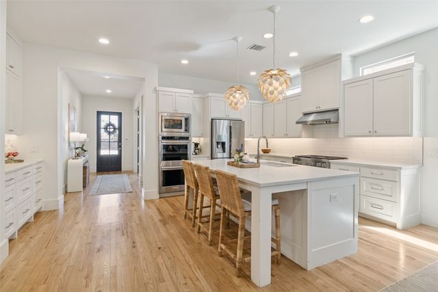 7533 Garonne Street, Dallas, TX 75231