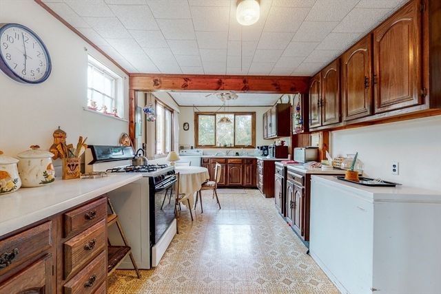 9 Parkview Ave, Beverly, MA 01915