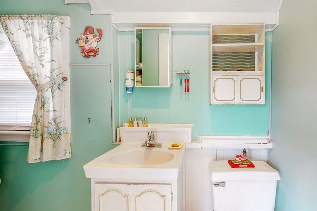 9 Parkview Ave, Beverly, MA 01915