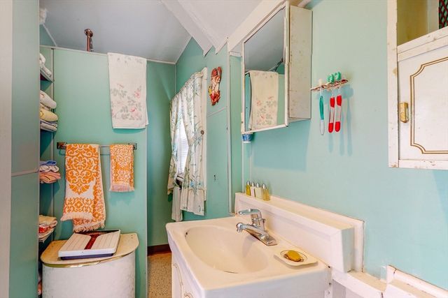 9 Parkview Ave, Beverly, MA 01915