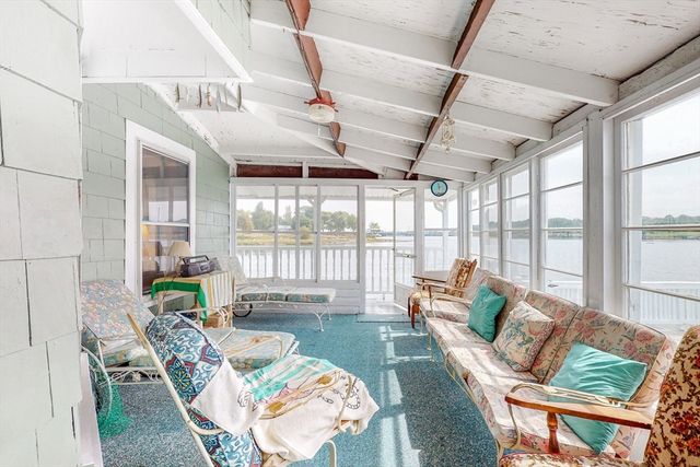 9 Parkview Ave, Beverly, MA 01915