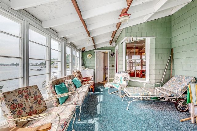 9 Parkview Ave, Beverly, MA 01915