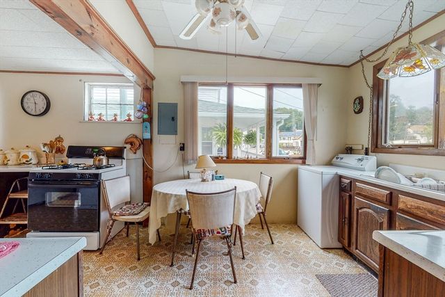 9 Parkview Ave, Beverly, MA 01915