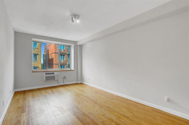 4317 Union Street 5A, Flushing, NY 11355