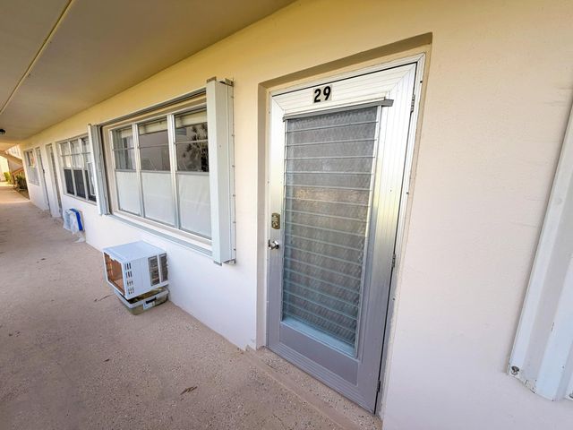 29 BERKSHIRE B, West Palm Beach, FL 33417