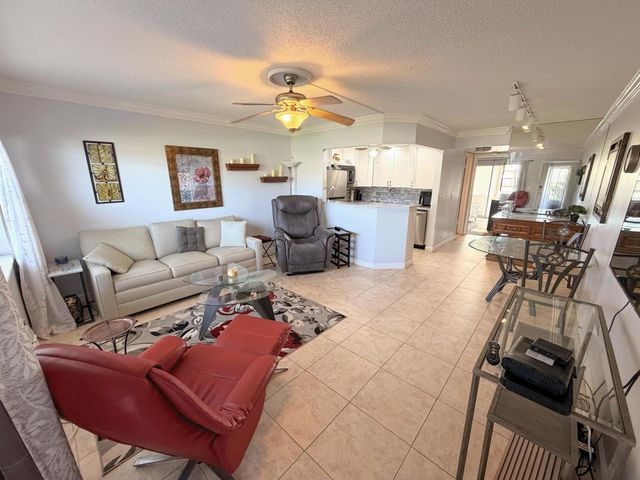 29 BERKSHIRE B, West Palm Beach, FL 33417