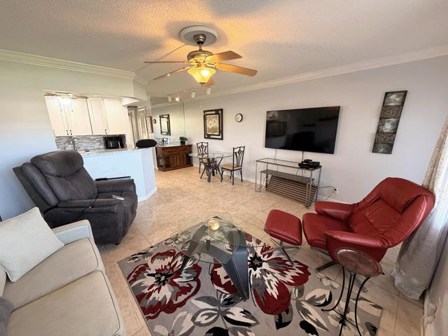 29 BERKSHIRE B, West Palm Beach, FL 33417