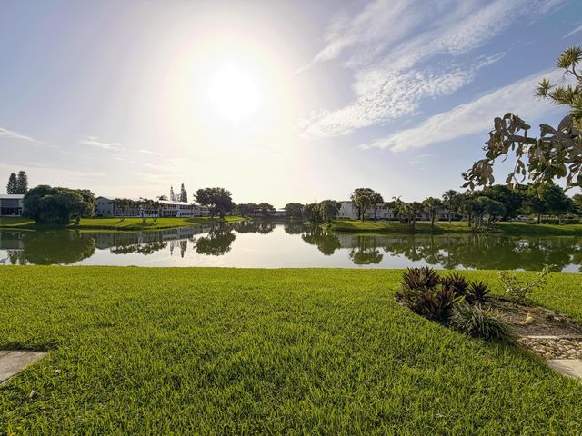 29 BERKSHIRE B, West Palm Beach, FL 33417