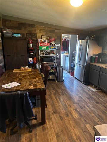 1536 Hobbs Reesor Road, Vine Grove, KY 40175