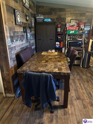 1536 Hobbs Reesor Road, Vine Grove, KY 40175